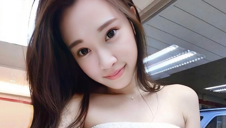  以女生说“在看恐怖电影好可怕”怎么回复？-尤乐舍