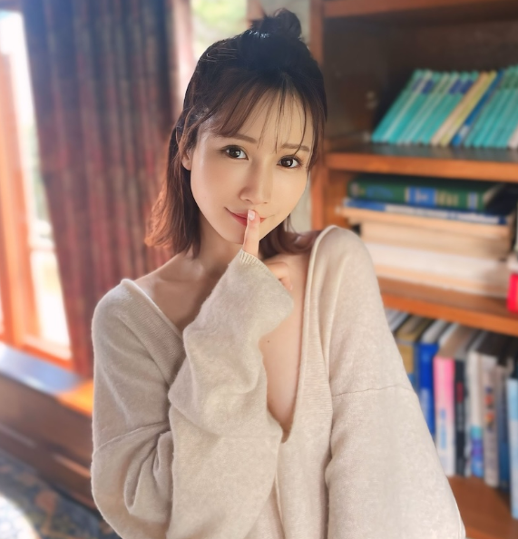 (小岛南)两部好看的作品推荐介绍及封面娱乐-尤乐舍