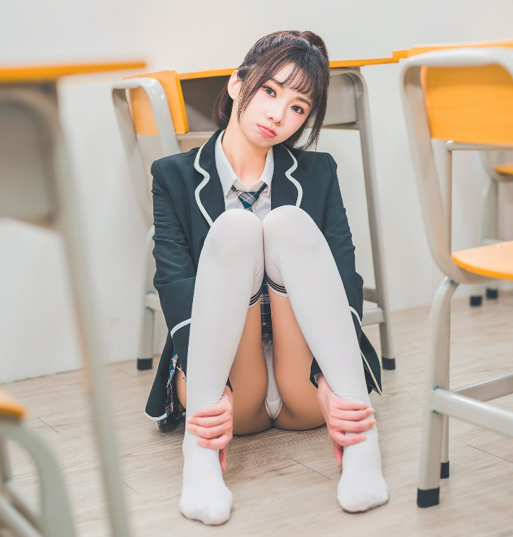 图片[2]-网红「优宝」学生妹主题写真，这么早熟这么撩的学生妹见过吗？-尤乐舍