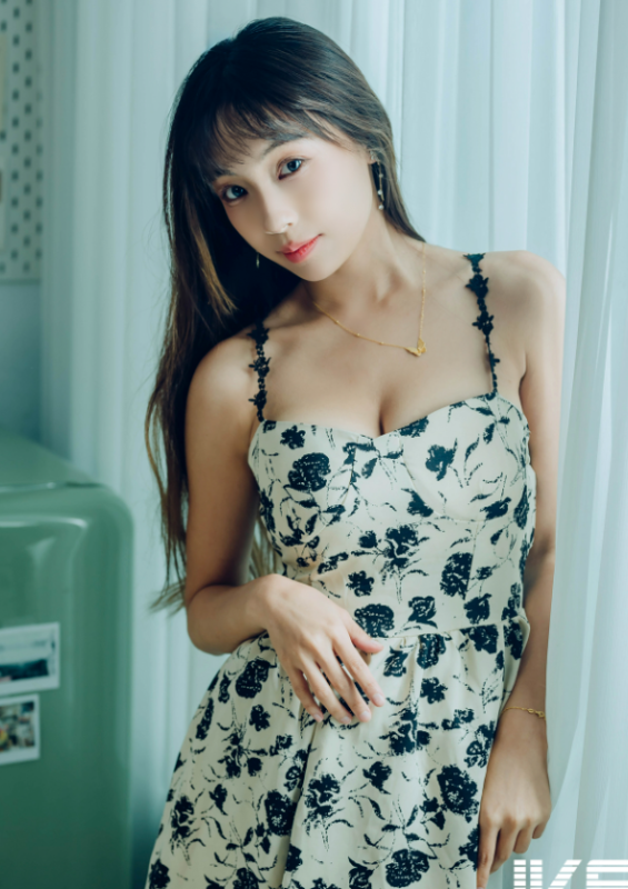 图片[4]-高颜值「安然」午后火辣美图！长裙洋装都罩不住两座耸立的高峰-尤乐舍