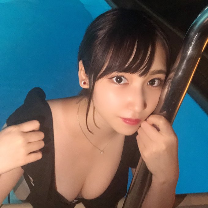 本上麦(本上麦)作品推荐emoi-027封面及剧情介绍-尤乐舍