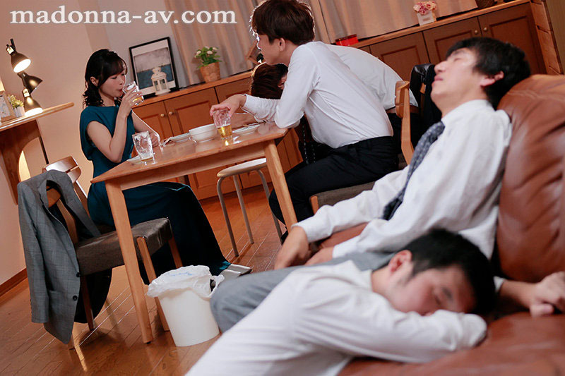 「无法忘记火热的吻…。」系列作品推荐推荐封面及剧情介绍-尤乐舍