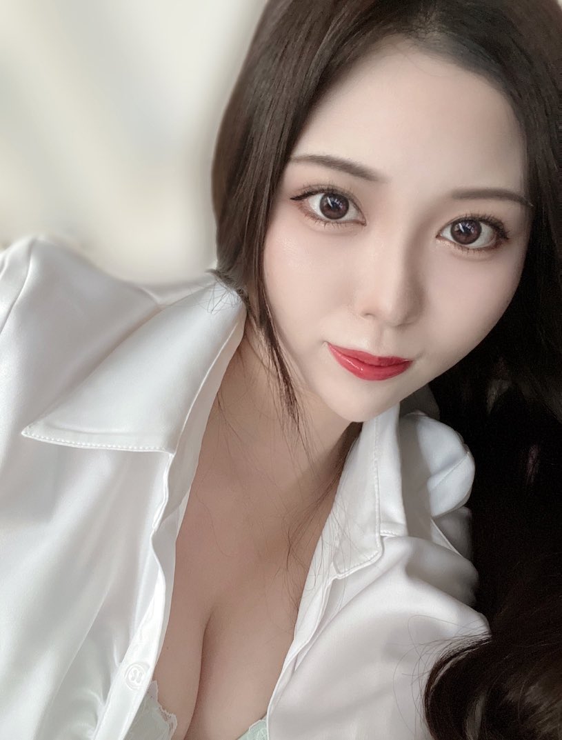 长直发新人《高坂妮娜》精选作品推荐推荐封面及剧情介绍-尤乐舍