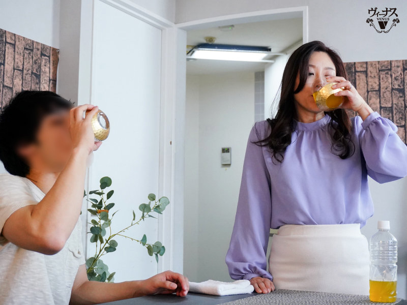 「母子二人喝媚药敏感度X100倍！」系列作品推荐推荐封面及剧情介绍-尤乐舍