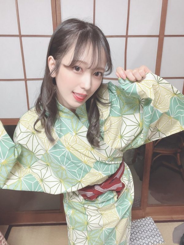 白嫩胴体大咖艺能人《小凑四叶》精选作品推荐推荐封面及剧情介绍-尤乐舍