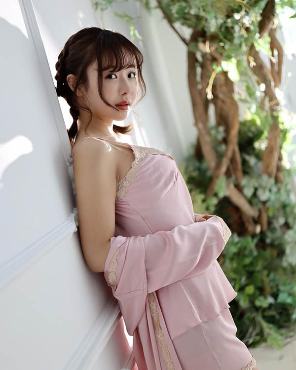 E乃纤腰小只马《栗山莉绪》精选作品推荐推荐封面及剧情介绍-尤乐舍