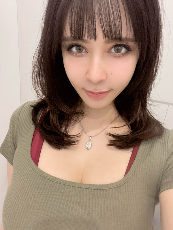 H Cup 饥渴人妻《宇佐美翠》精选作品推荐推荐封面及剧情介绍-尤乐舍