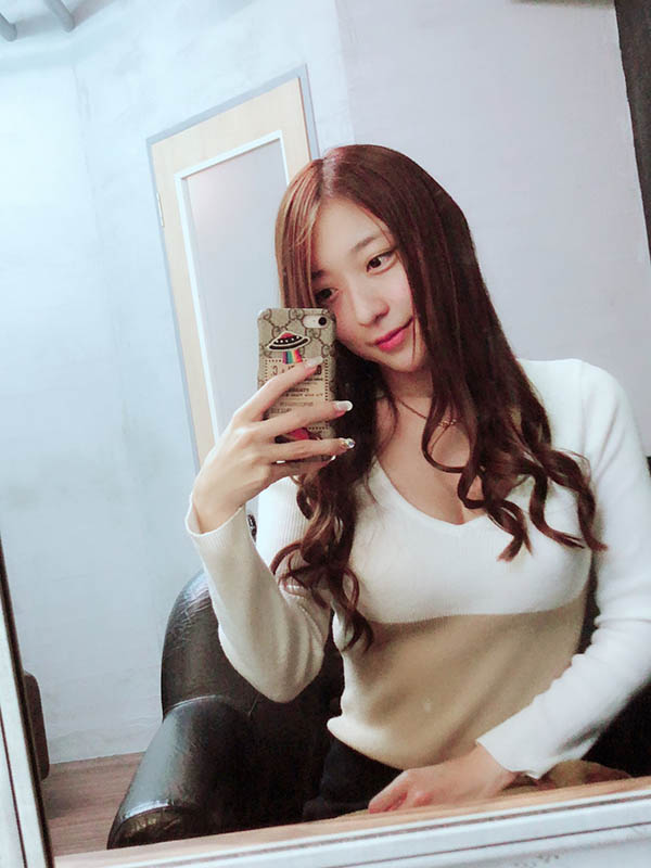 图片[3]-清纯美少女《雅彩加》精选作品推荐推荐封面及剧情介绍-尤乐舍